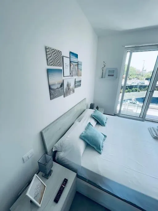 Marina House Rome Airport - Sea View Apartment Fiumicino