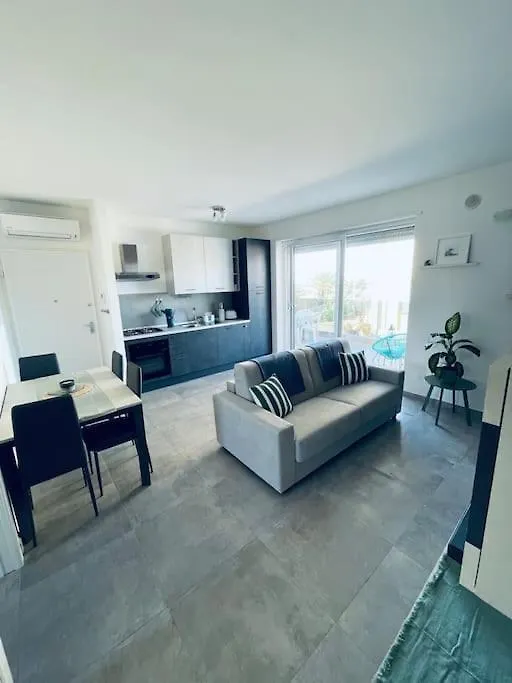 Marina House Rome Airport - Sea View Apartment Fiumicino 0*,