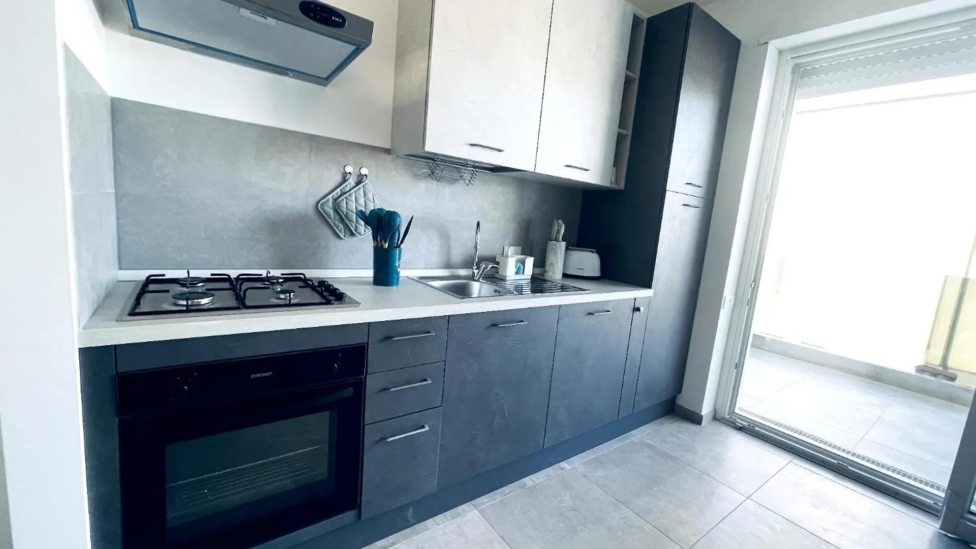 Marina House Rome Airport - Sea View Apartment Fiumicino 0*,  Italy