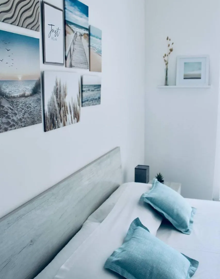 Marina House Rome Airport - Sea View Apartment Fiumicino