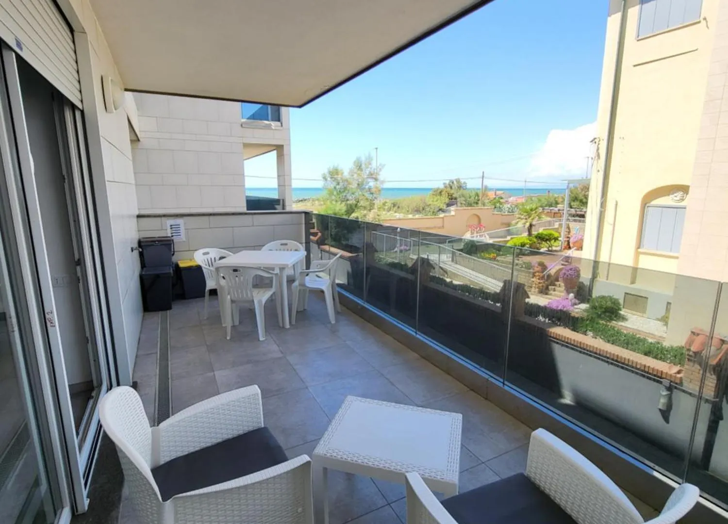 Marina House Rome Airport - Sea View Apartment Fiumicino